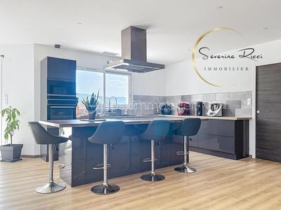 Villa - 181 m² - 6 pièces