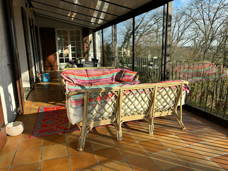 Maison - 275 m² - 10 pièces