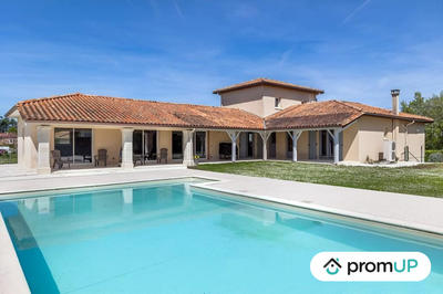 Villa - 234 m² - 7 pièces