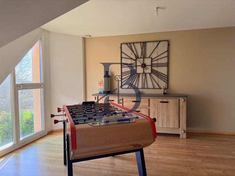 Maison - 172 m² - 9 pièces