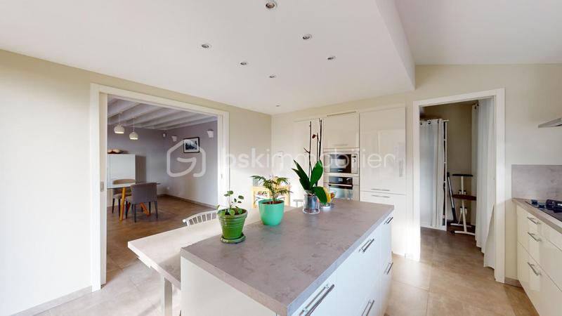 Maison traditionnelle - 171 m² - 5 pièces