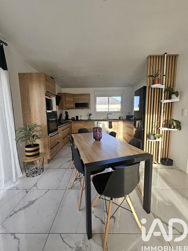 Maison - 92 m² - 5 pièces