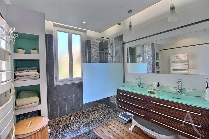 Maison - 150 m² - 4 pièces