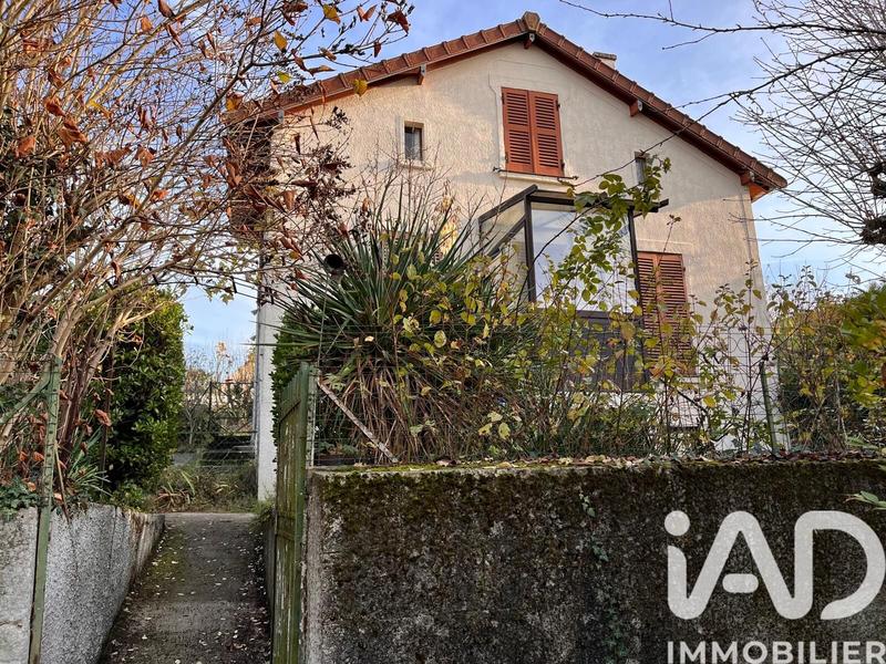 Maison - 99 m² - 6 pièces