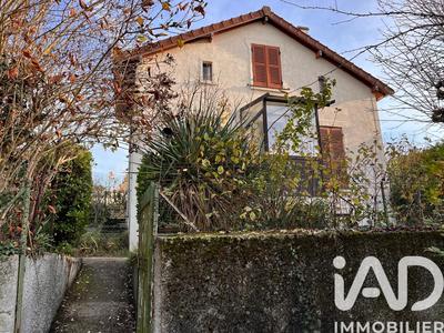 Maison - 99 m² - 6 pièces