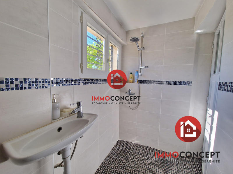 Maison traditionnelle - 153 m² - 7 pièces