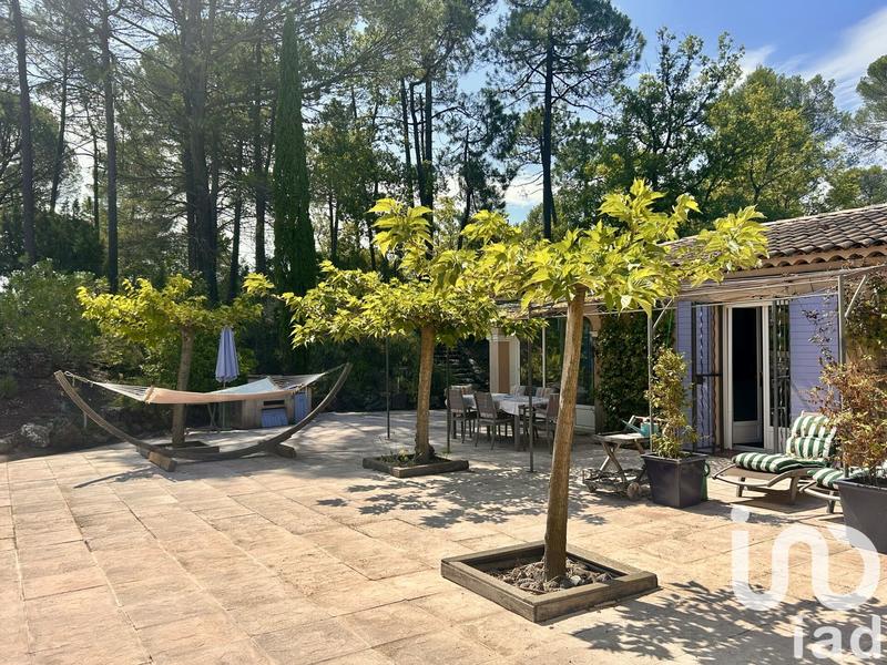 Maison - 230 m² - 6 pièces