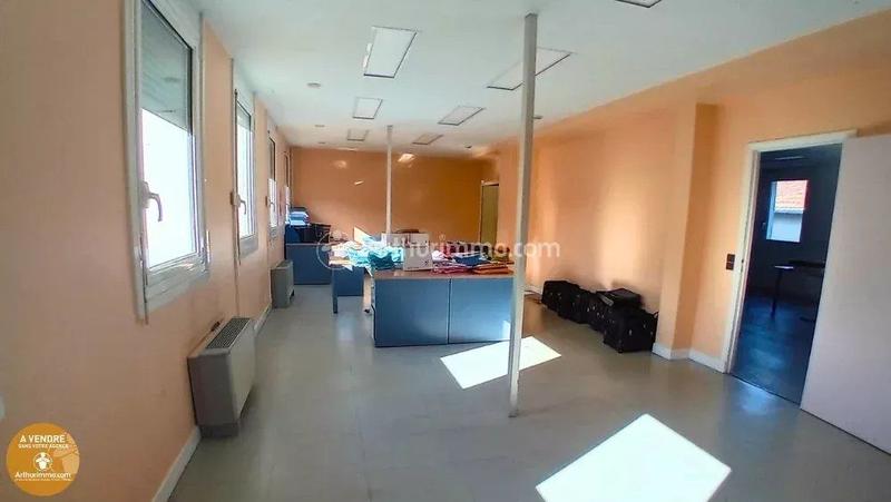 Immeuble - 875 m² - 18 pièces