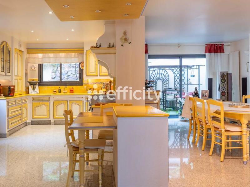 Pavillon - 327 m² - 6 pièces