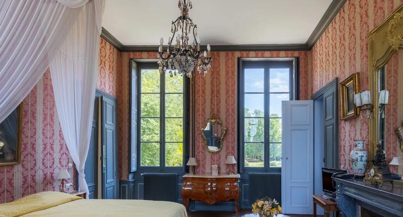 Manoir - 1 700 m² - 35 pièces