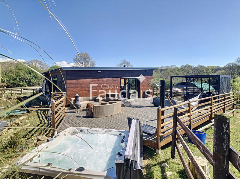 Propriété - 147 m² - 6 pièces