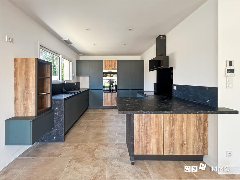 Maison - 110 m² - 4 pièces