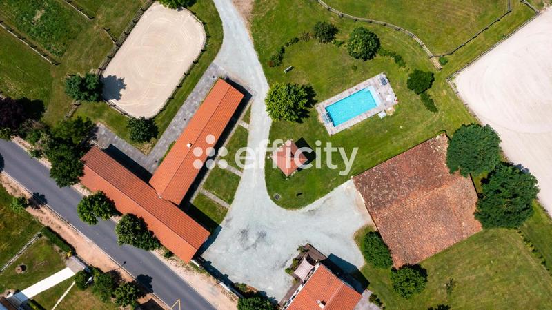 Maison - 306 m² - 8 pièces