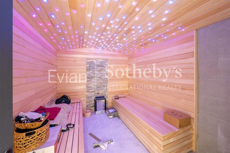 Maison - 270 m² - 7 pièces