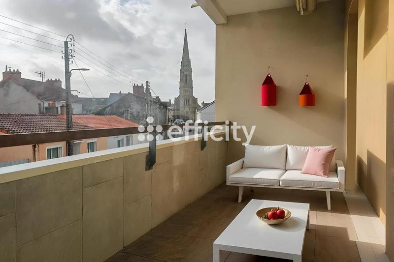 Appartement - 90 m² - 4 pièces