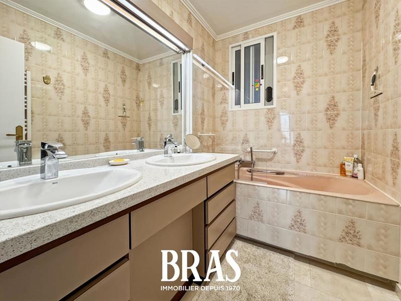 Appartement - 102 m² - 5 pièces