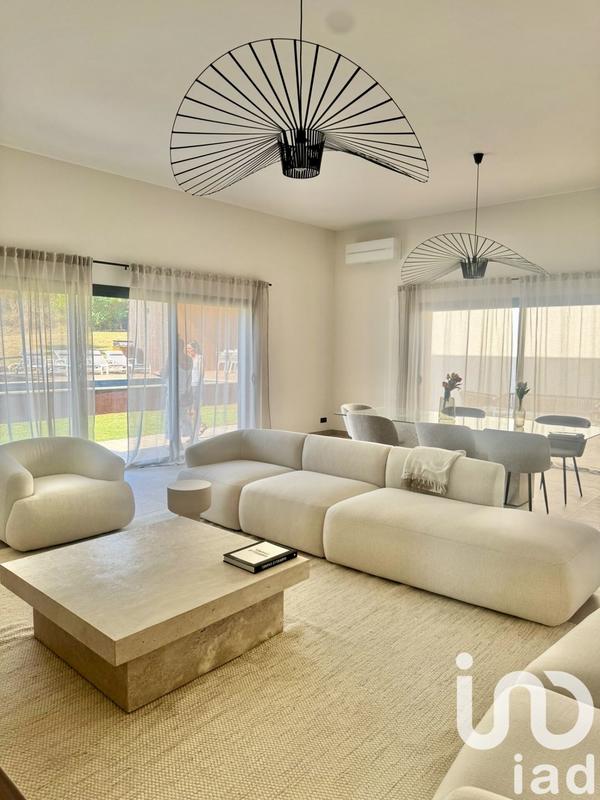 Maison de maîtres - 251 m² - 7 pièces