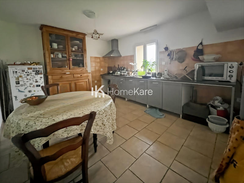 Maison - 220 m² - 6 pièces