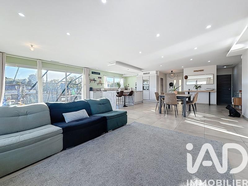 Maison - 200 m² - 8 pièces