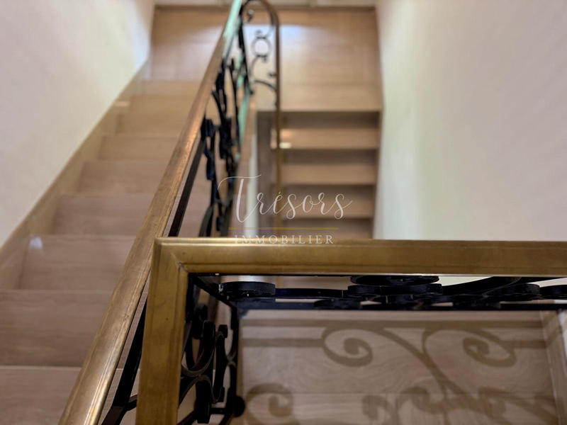 Villa - 345 m² - 8 pièces