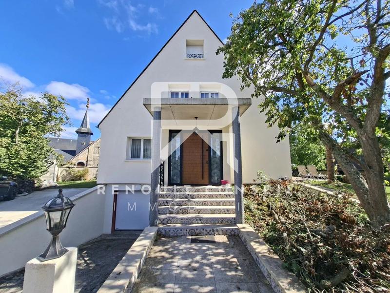 Maison - 221 m² - 9 pièces