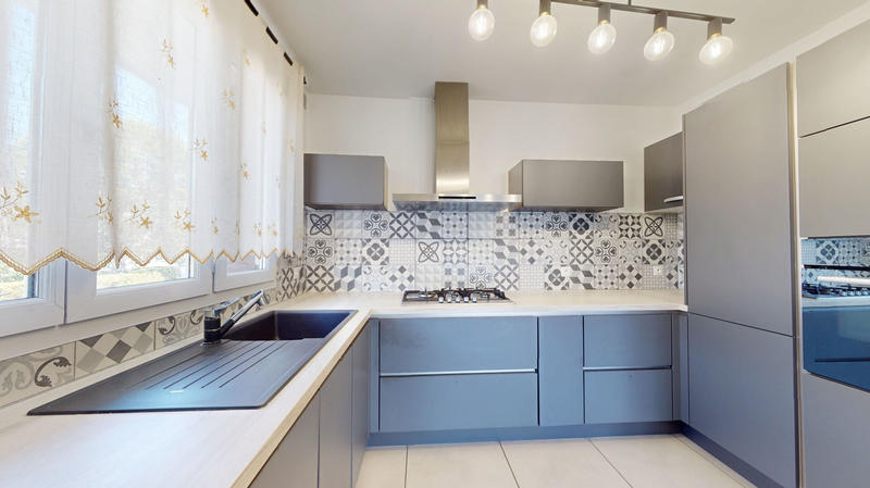 Appartement - 90 m² - 4 pièces