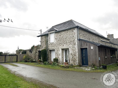 Maison - 296 m² - 12 pièces