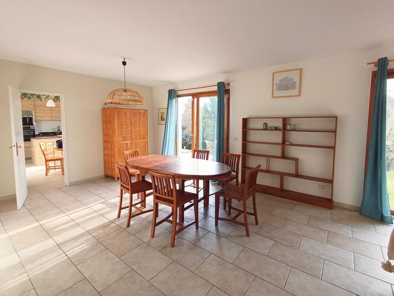 Maison - 273 m² - 9 pièces