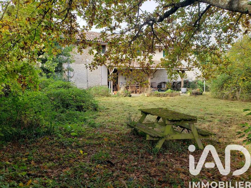 Maison - 300 m² - 11 pièces