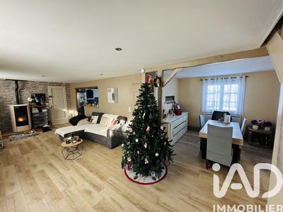 Maison - 93 m² - 4 pièces