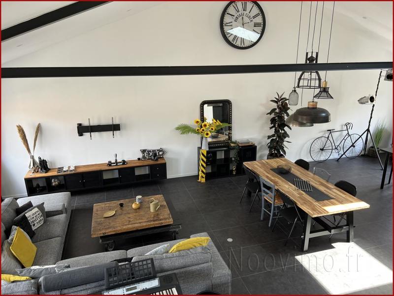 Loft - 156 m² - 7 pièces