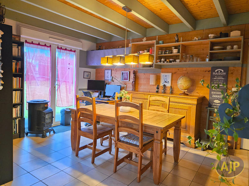 Maison - 108 m² - 6 pièces