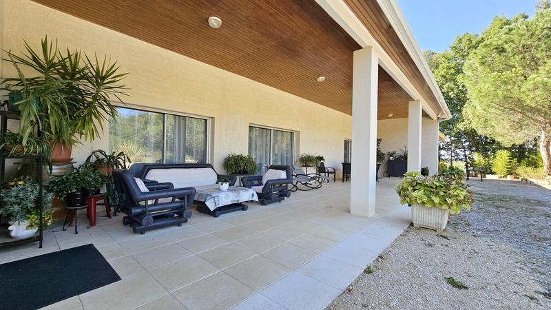 Villa - 196 m² - 6 pièces