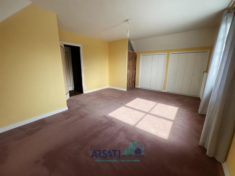 Maison traditionnelle - 143 m² - 6 pièces