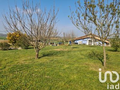 Maison - 216 m² - 10 pièces