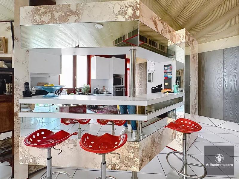 Maison - 308 m² - 8 pièces