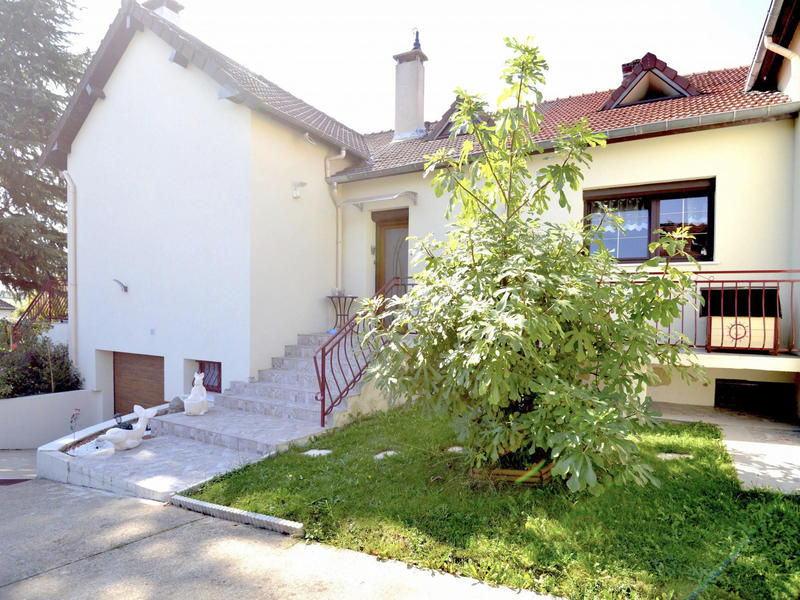 Maison - 151 m² - 7 pièces