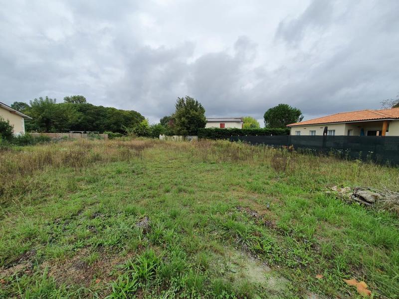 Terrain constructible - 990 m²