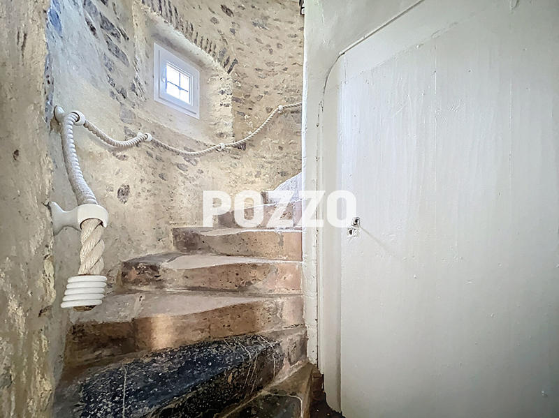 Maison - 192 m² - 9 pièces