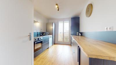 Appartement - 80 m² - 5 pièces
