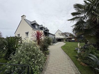 Maison traditionnelle - 145 m² - 7 pièces