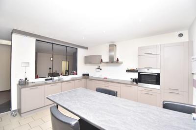 Maison - 230 m² - 7 pièces