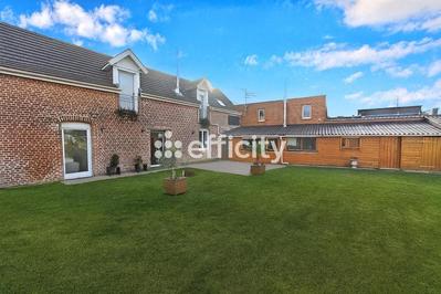 Maison - 176 m² - 9 pièces