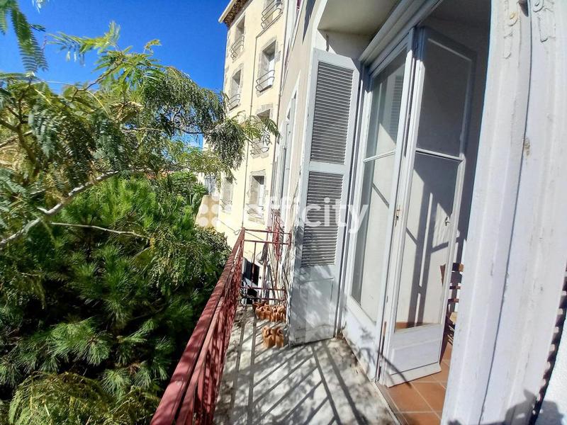 Appartement - 99 m² - 5 pièces