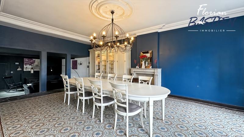 Corps de ferme - 234 m² - 8 pièces