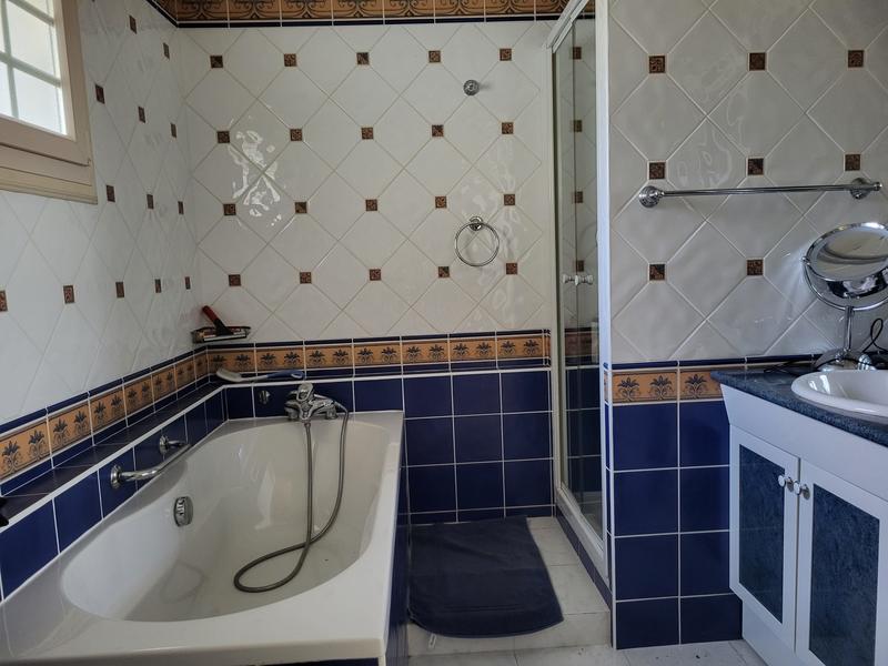 Maison ancienne - 226 m² - 8 pièces