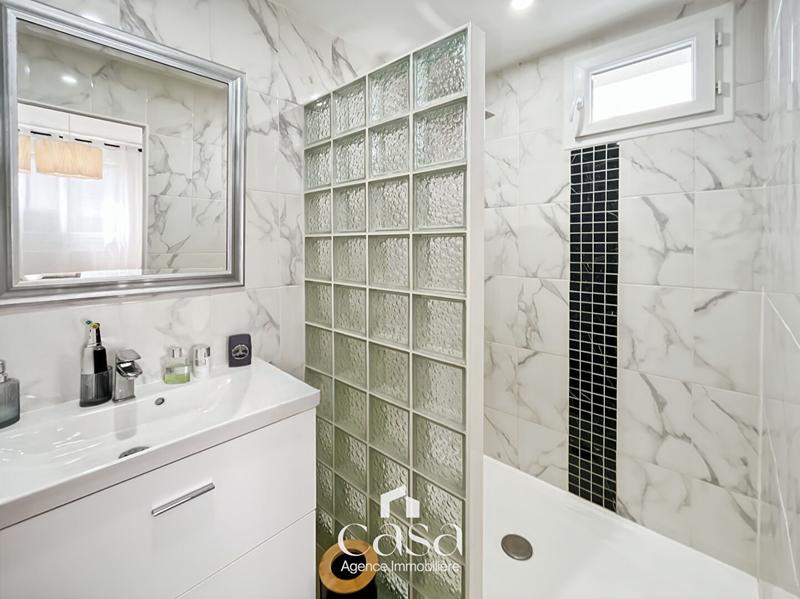 Maison traditionnelle - 102 m² - 5 pièces