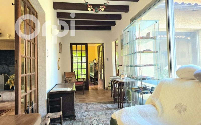 Propriété - 561 m² - 11 pièces