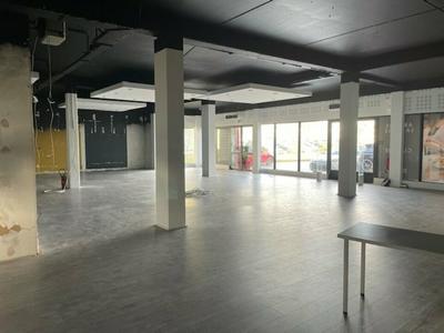 Local commercial - 356 m²