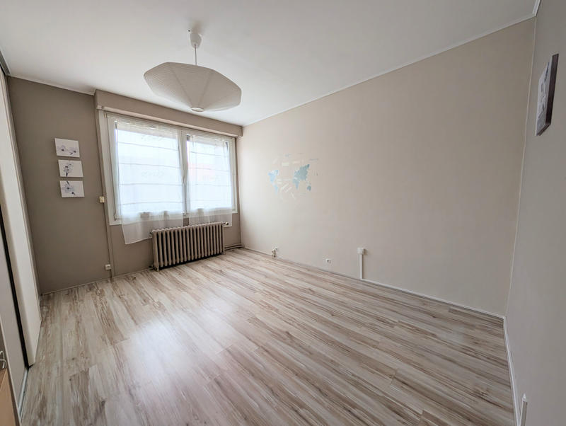 Maison - 210 m² - 8 pièces